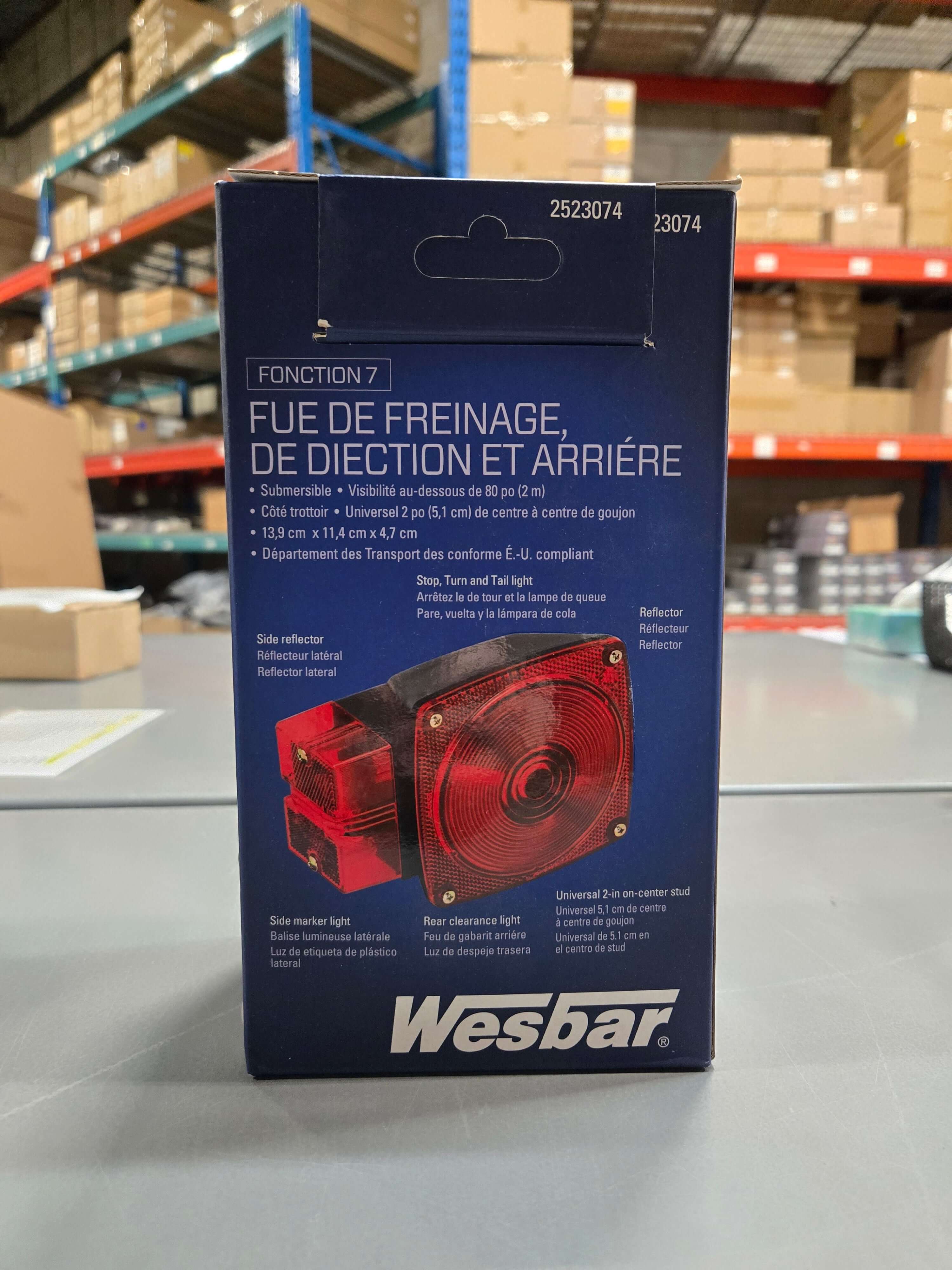 Feu arrière submersible 7 fonctions Wesbar pour véhicules de plus de 80" - Côté droit/côté trottoir, 2523074 | LIQUIDATION