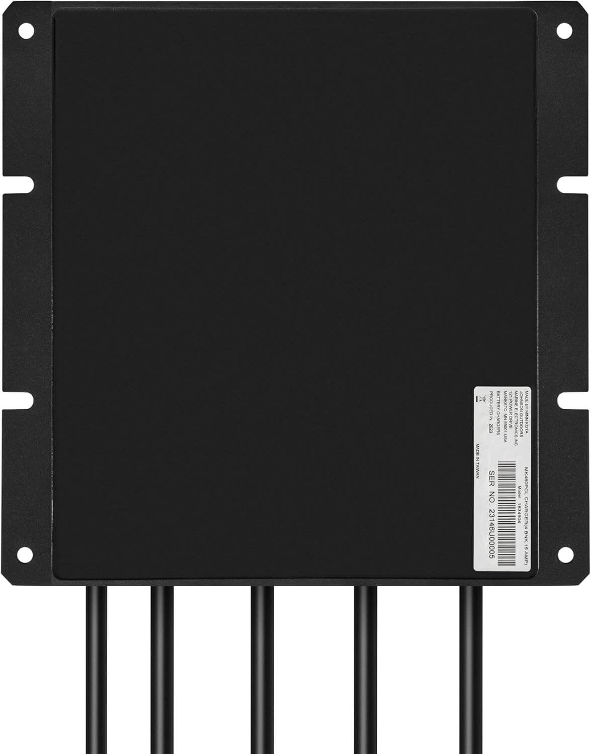 Chargeur de batterie de précision embarqué Minn Kota 1834604, 15A, 4 banques