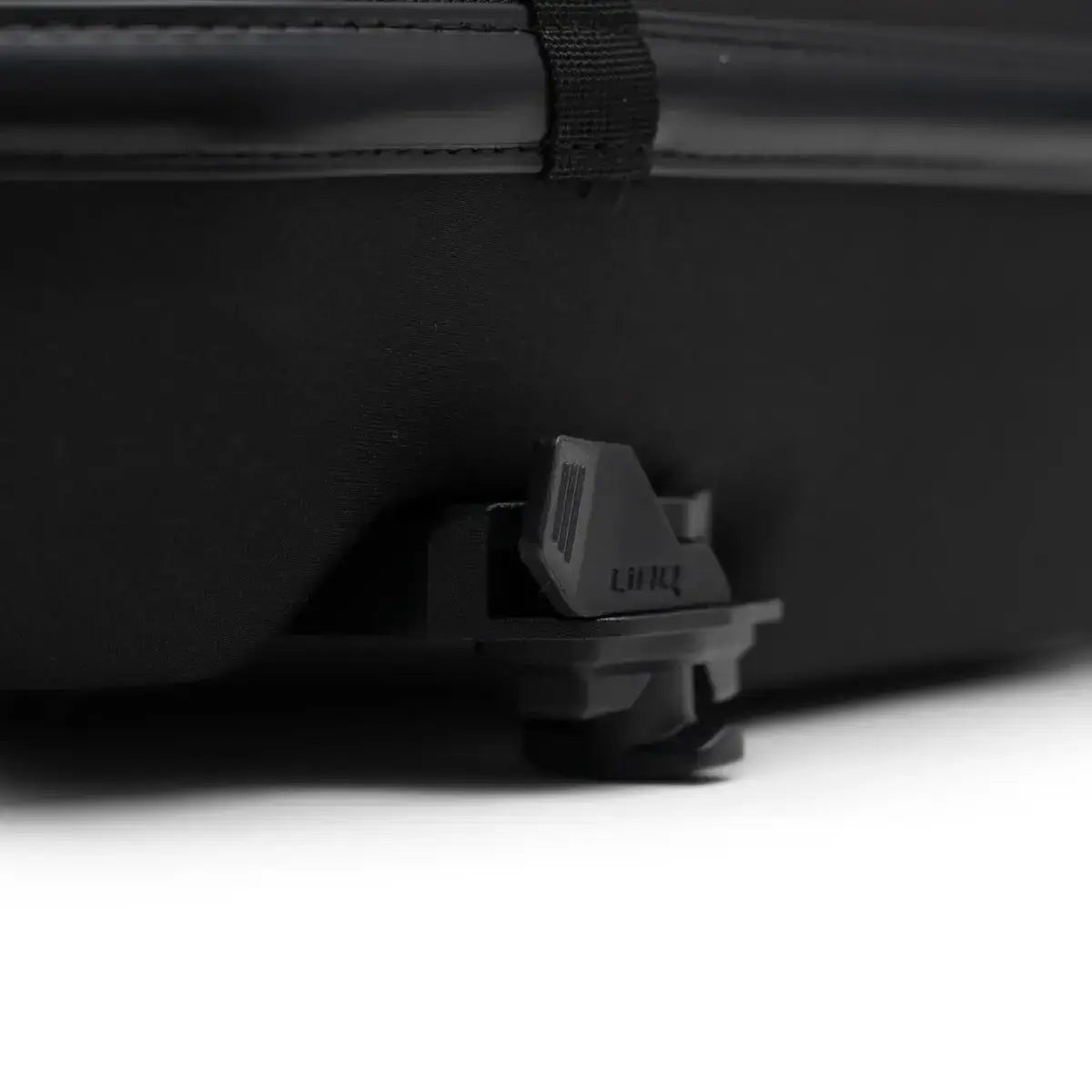 connection point of LinQ adventure tunnel bag