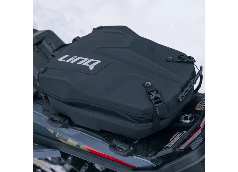 Ski-Doo LinQ 22 US Gal (26 L) Slim Waterproof Tunnel Bag in Black, 860202451