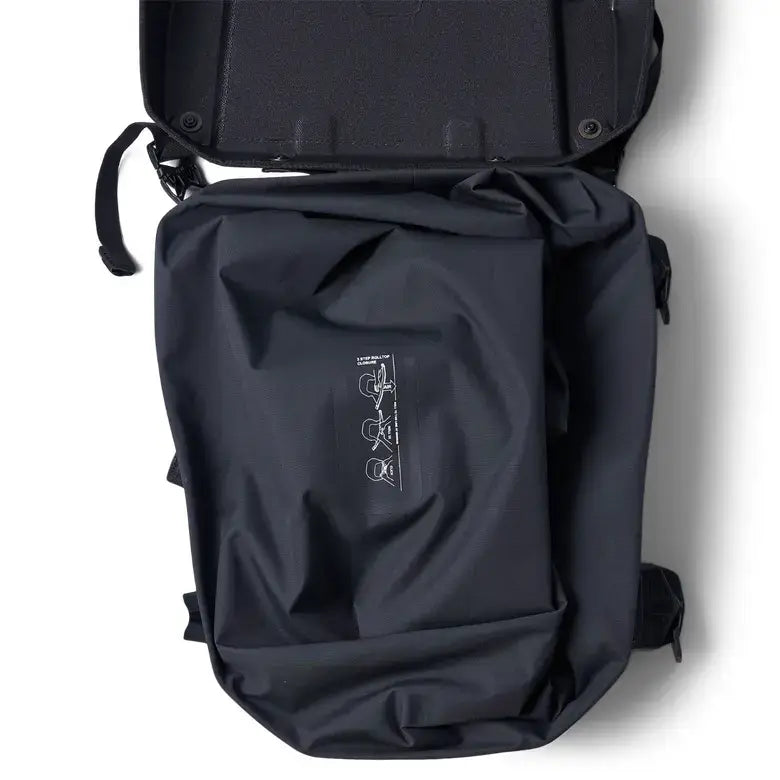 Ski-Doo LinQ 22 US Gal (26 L) Slim Waterproof Tunnel Bag in Black