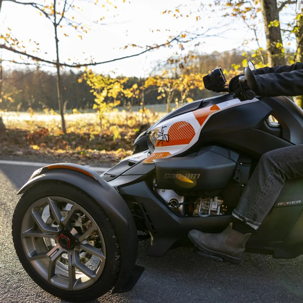 Can-Am Ryker with Exclusive Panel Kit in Cyber Orange, side view, 219401279