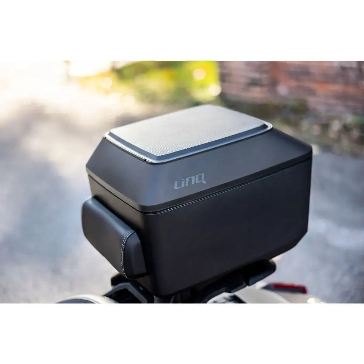 LinQ Top case (36 L) Backrest Pad Can-Am All Origin and Pulse models