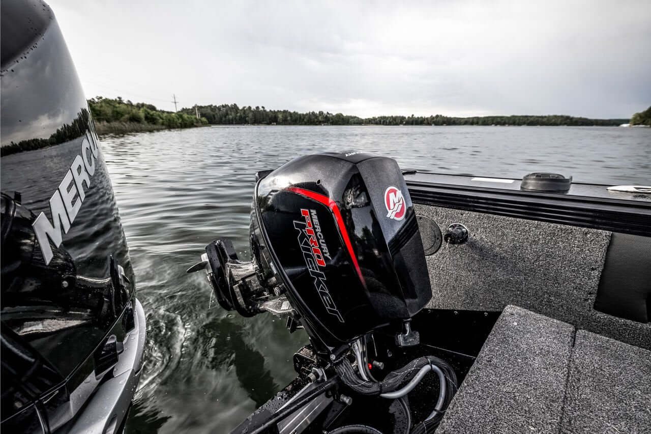 Comparison of 4-stroke vs 2-stroke outboard engines for recreational boats