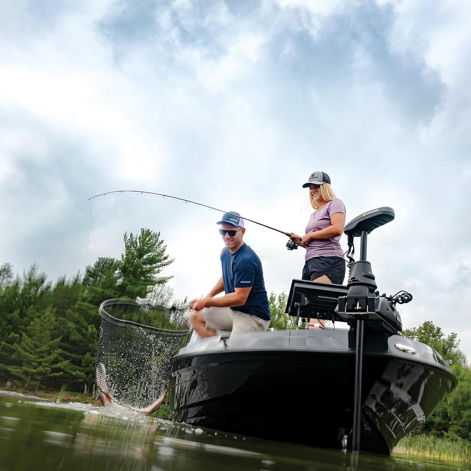 Minn Kota 1358976 Ulterra Bow Mount Freshwater Trolling Motor, 80 lbs. Thrust, 60" Shaft, 24 Volts w/Handheld Remote, Foot Pedal & Dual Spectrum CHRP Sonar