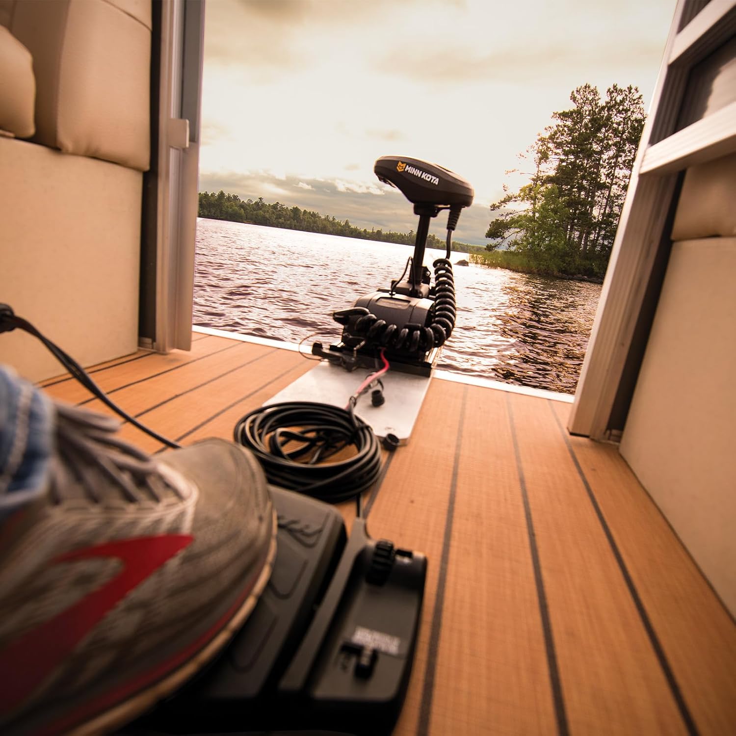 Minn Kota 1358452 Powerdrive™ Bow Mount Freshwater Trolling Motor w/Micro Remote & CHIRP Sonar, 55 lbs. Thrust, 54" Shaft, 12 Volts