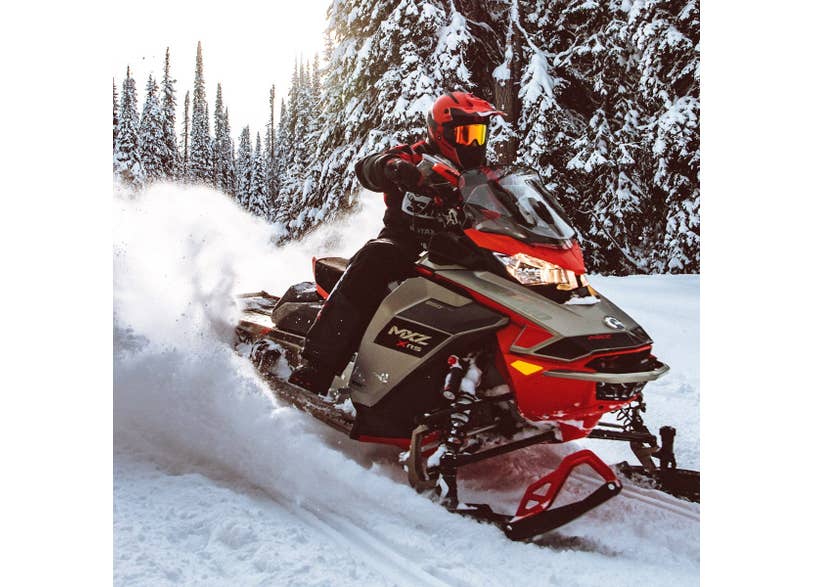 Pare-brise réglable Ski-Doo, position basse à moyenne, avec support - Fumé pour REV Gen4