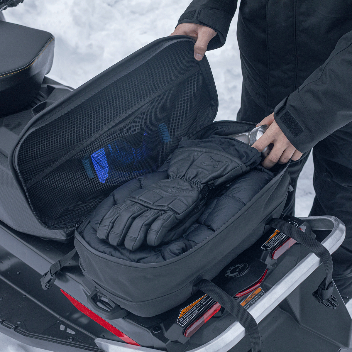 LinQ 4.5 US Gal (17 L) Sport Bag Black, lifestyle