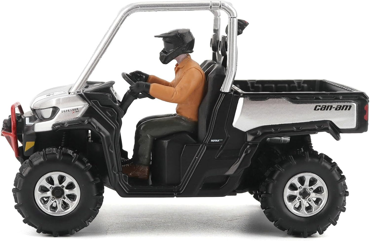 Diecast Masters Can-Am Defender X MR 1:32 diecast model in silver #60031, left side profile