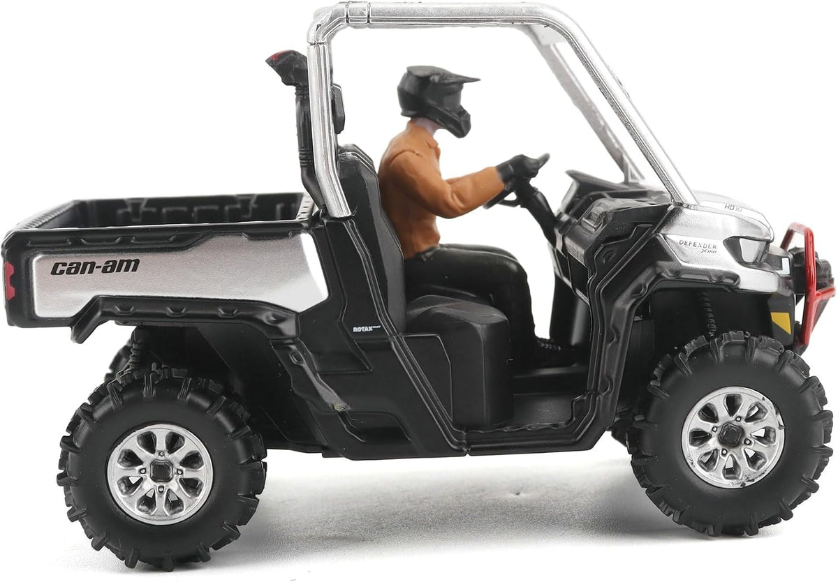 Diecast Masters Can-Am Defender X MR 1:32 diecast model in silver #60031, right side profile