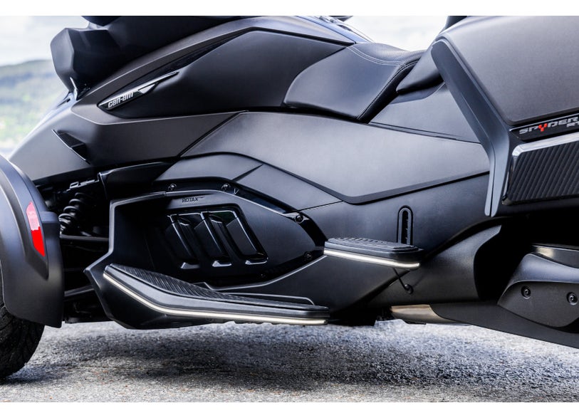 Marchepieds conducteur Can-Am Spyder avec feux distinctifs pour RT 2020 et modèles ultérieurs
